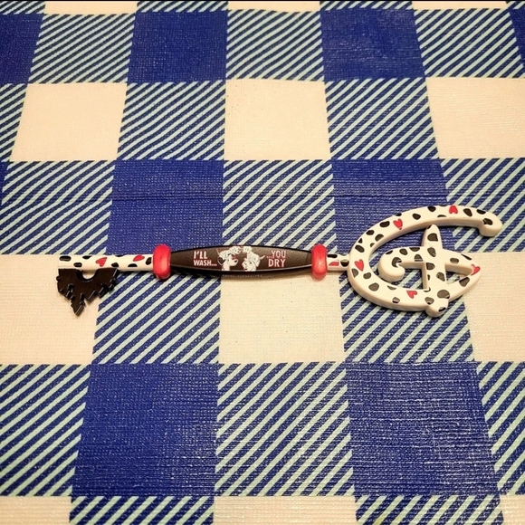 Disney World of Love Collectible Key Dalmation 101 Chaser - Picture 2 of 2